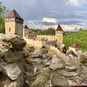 Pohádková alej, park miniatur a park Lužánky v Bystřici nad Pernštejnem / 11 - Vysočina s dětmi